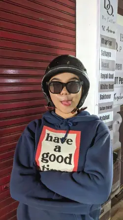 dia mau aku atau kes