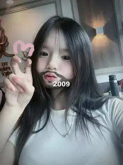 Trend Khoe Năm Sinh