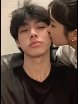 kiss girlfriend ai