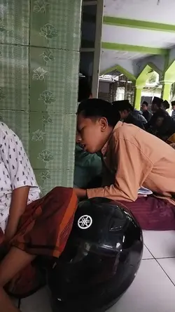 santri tidur 