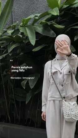 persis setahun yang