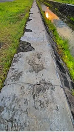 KAU DISANA AKU DI