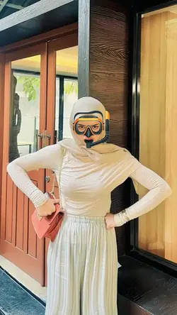 tren kacamata renang