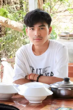 ថ្លៃថ្នូរសំខាន់