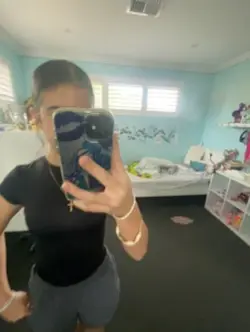 mirror selfies !!