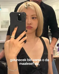 iki delikanli var.