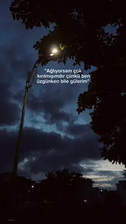 üzgünken bile güleri