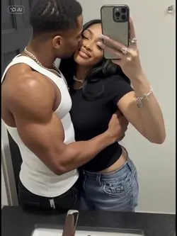 BOYFRIEND KISS