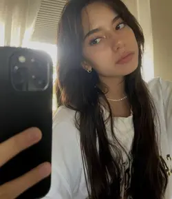white tee