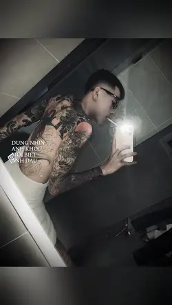 ĐỪNG NHÌN A KHÓC