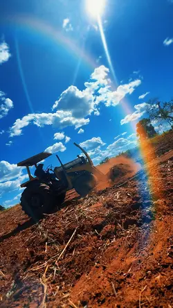 Trator no Campo