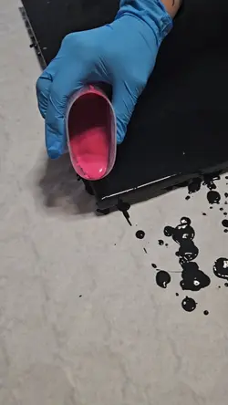 artiste pouring clip