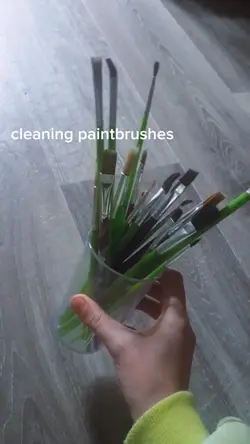 cleaning paintbrushe