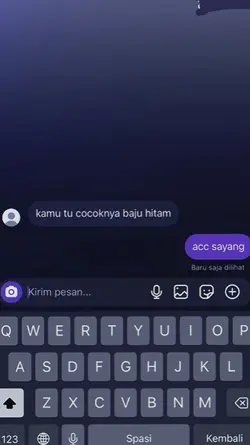 cocoknya baju hitam
