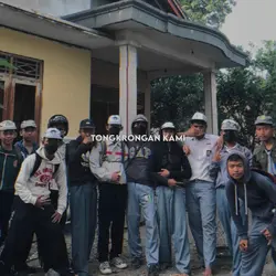 tongkrongan kami