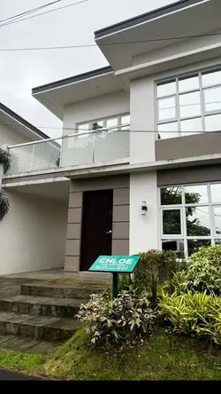 Metro gate silang
