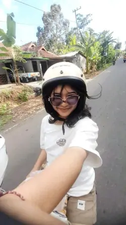versi 1 foto