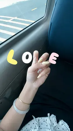 Trend chữ LOVE