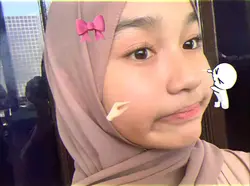 chubby cheeks 