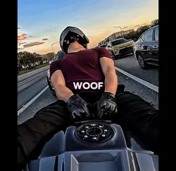 WOOF!!!🙇‍♀️💋👅