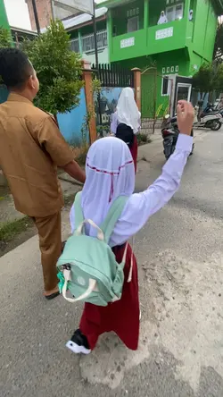 Ayah antar sekolah