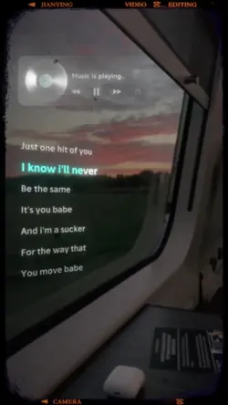 lyric aesthetic