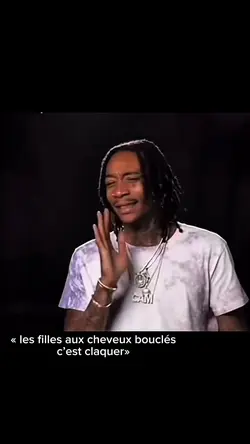 Cheveux bouclés 