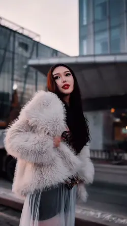 FASHION — NEW STYLE 