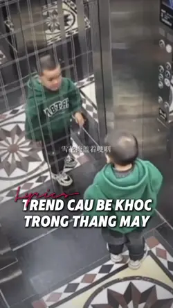 Cậu bé trong tháng
