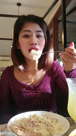 Food vlog