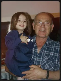abuelo 👴🏻🕊️