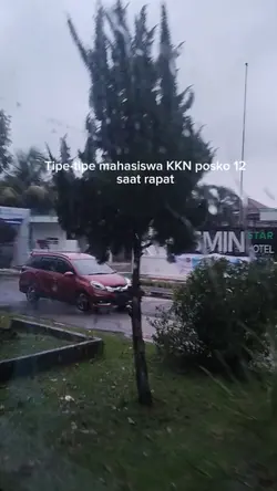 kkn saat rapat