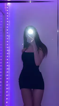 mirror selfie 