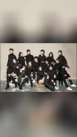 group photo trend