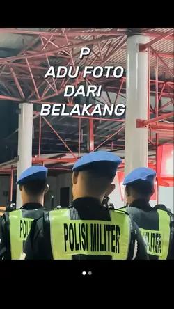 Adu foto belakang