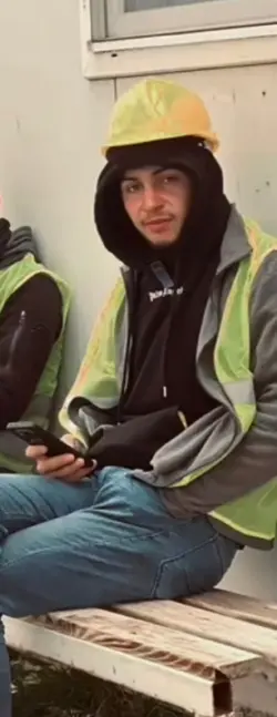 bir ay doğdu 