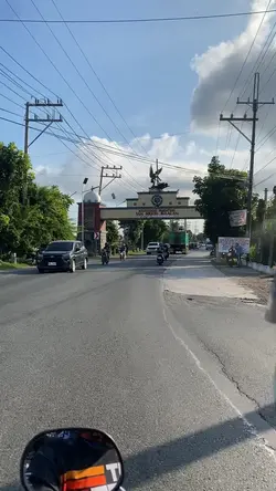 STROLLIN’ 🛵