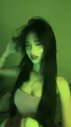 trend V GREEN