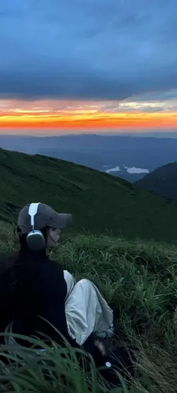 အလွမ်းပြေအနမ်း