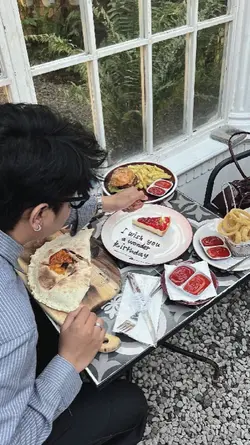 ku dipangku dipeluk