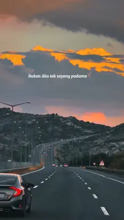 BIARKAN KU SENDIRI