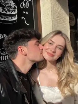 Ai Kiss Effect 