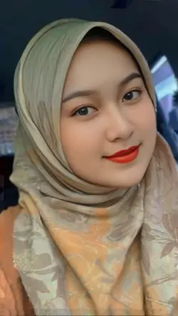 senyum manis 