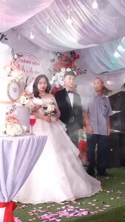 Vợ Bạn Đám Cưới 