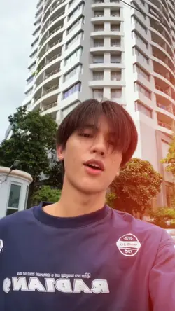 เธอค่อยๆหายไป