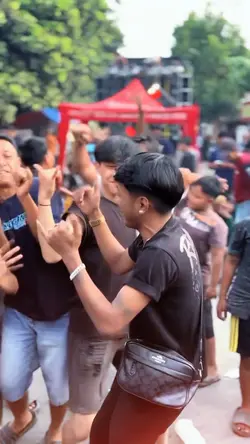 SIAPA MEREBUT SERI