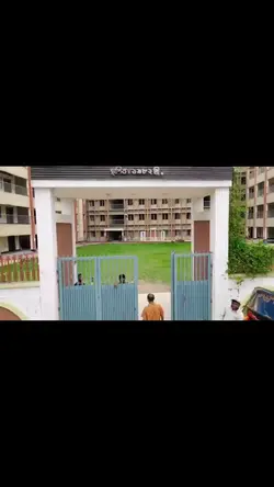 khara hu ajbi wohi