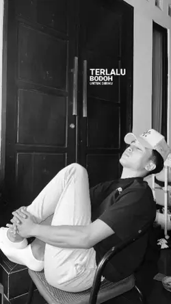 terlalu bodoh untuk 