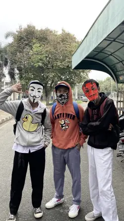 topeng bisa digeser