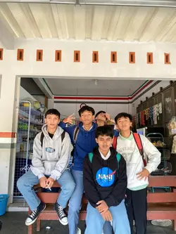 fotbar lagu timur